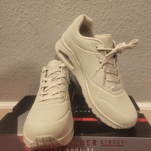 Skechers Uno Stand on Air Sneaker